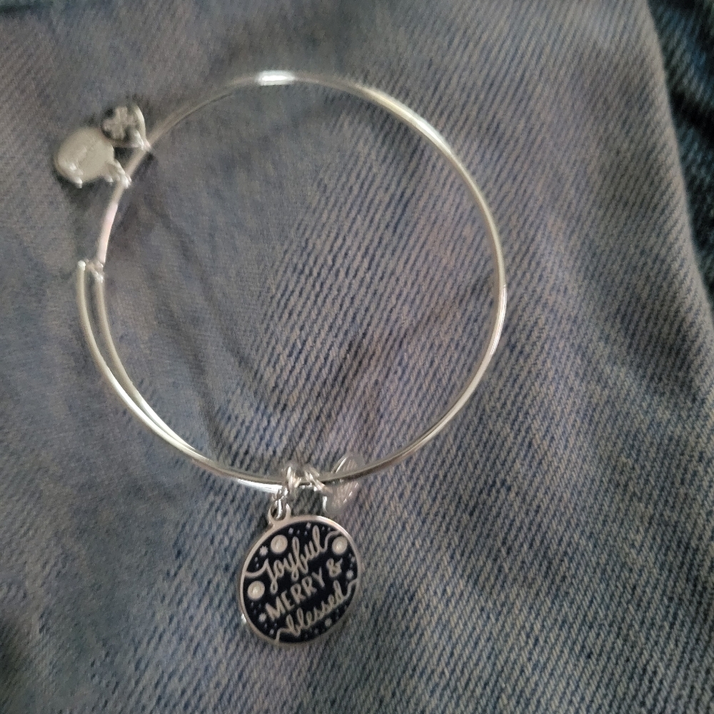 Joyful bracelet